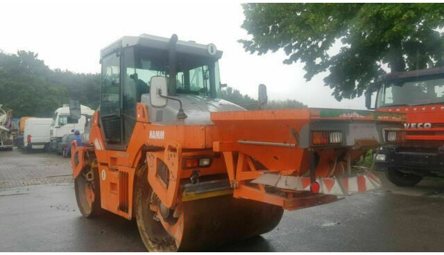 Hamm DV90 VO mit Streuer Klima German Maschine - Apisonadora de asfalto: foto 2 Hamm DV90 VO mit Streuer Klima German Maschine - Apisonadora de asfalto: foto 2