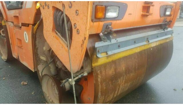 Hamm DV90 VO mit Streuer Klima German Maschine - Apisonadora de asfalto: foto 4 Hamm DV90 VO mit Streuer Klima German Maschine - Apisonadora de asfalto: foto 4