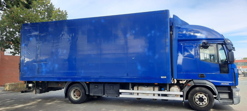 Iveco ML150E28 Koffer - Camión caja cerrada: foto 3 Iveco ML150E28 Koffer - Camión caja cerrada: foto 3