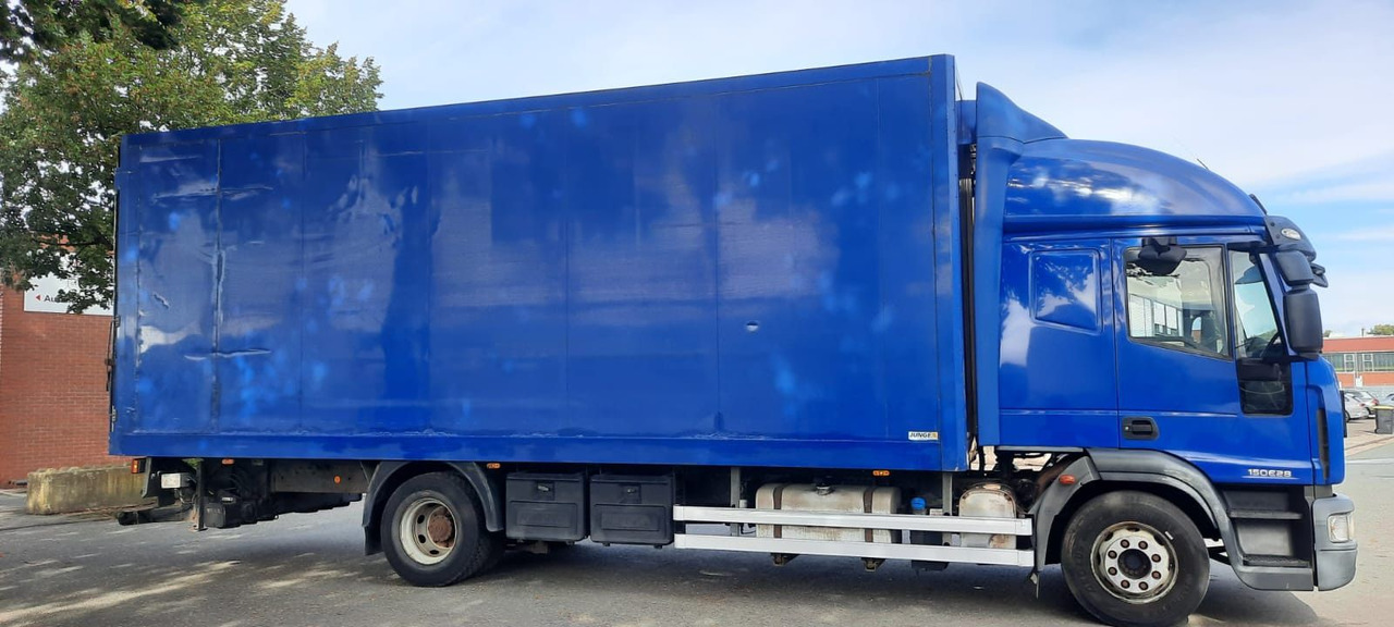 Iveco ML150E28 Koffer - Camión caja cerrada: foto 3 Iveco ML150E28 Koffer - Camión caja cerrada: foto 3
