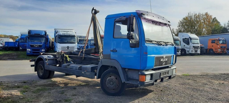 MAN L2000 Abrollkipper - Camión multibasculante: foto 4 MAN L2000 Abrollkipper - Camión multibasculante: foto 4