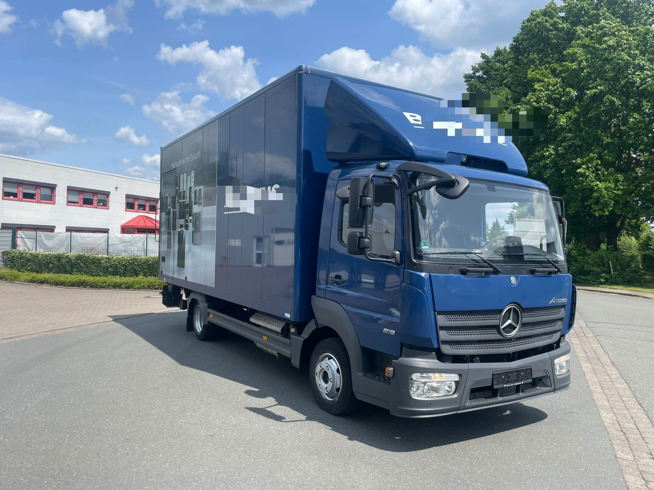 Mercedes-Benz 818 Koffer mit LBW - Furgoneta caja cerrada: foto 2 Mercedes-Benz 818 Koffer mit LBW - Furgoneta caja cerrada: foto 2