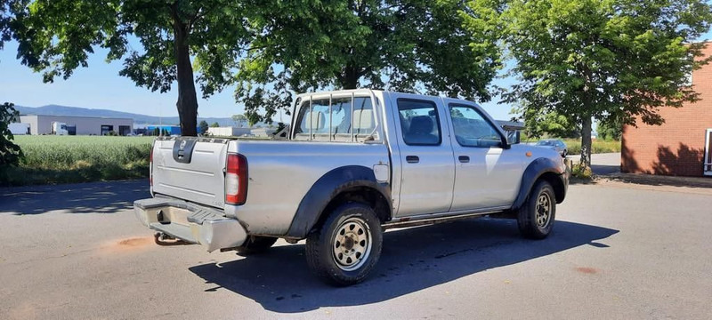 Nissan Pickup Doka - Pick-up: foto 3 Nissan Pickup Doka - Pick-up: foto 3
