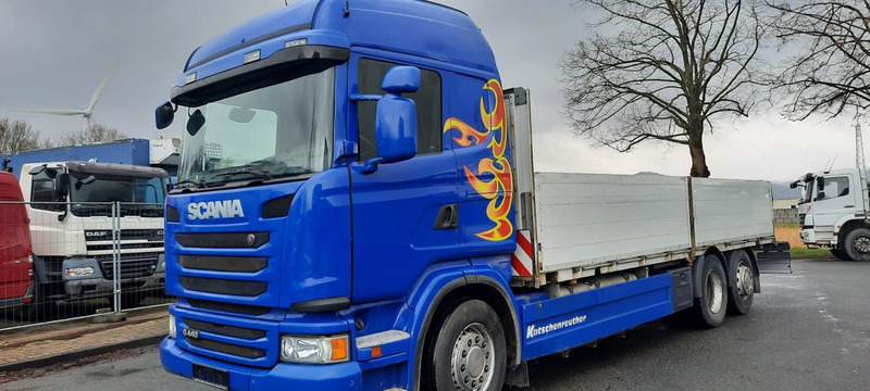 Scania G440 Pritsche 6x2 Kran am Heck vor - Camión caja abierta, Camión grúa: foto 1 Scania G440 Pritsche 6x2 Kran am Heck vor - Camión caja abierta, Camión grúa: foto 1