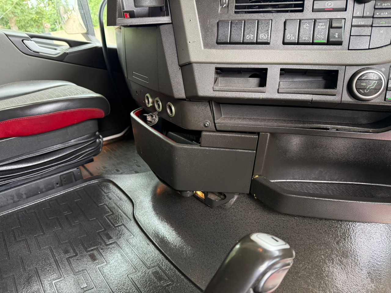 Cabeza tractora 2015 Volvo FH 460 Tractor Unit: foto 28