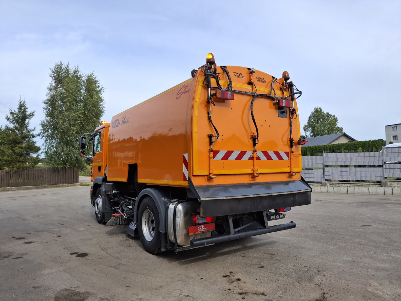 MAN TGM 18.250 Zamiatarka Kupper Weisser BROCK 2 Motoren Szczotki L/R PM10 Odchwaszczarka - Barredora vial: foto 4 MAN TGM 18.250 Zamiatarka Kupper Weisser BROCK 2 Motoren Szczotki L/R PM10 Odchwaszczarka - Barredora vial: foto 4
