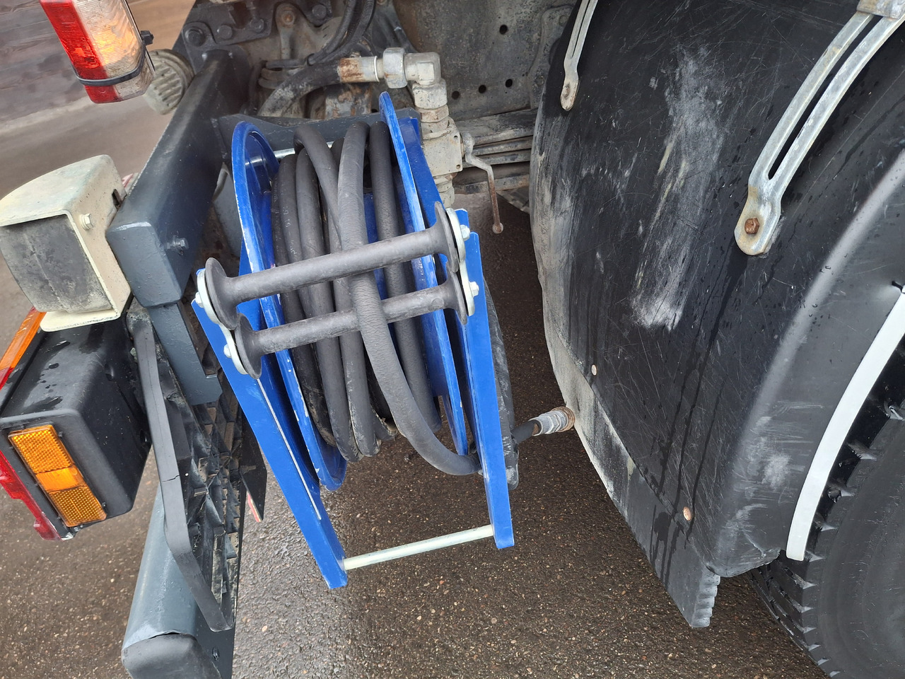 Barredora vial MERCEDES-BENZ Axor 1829 Zamiatarka Kehrmaschine Johnston 2 Motoren Karcher L/R: foto 9