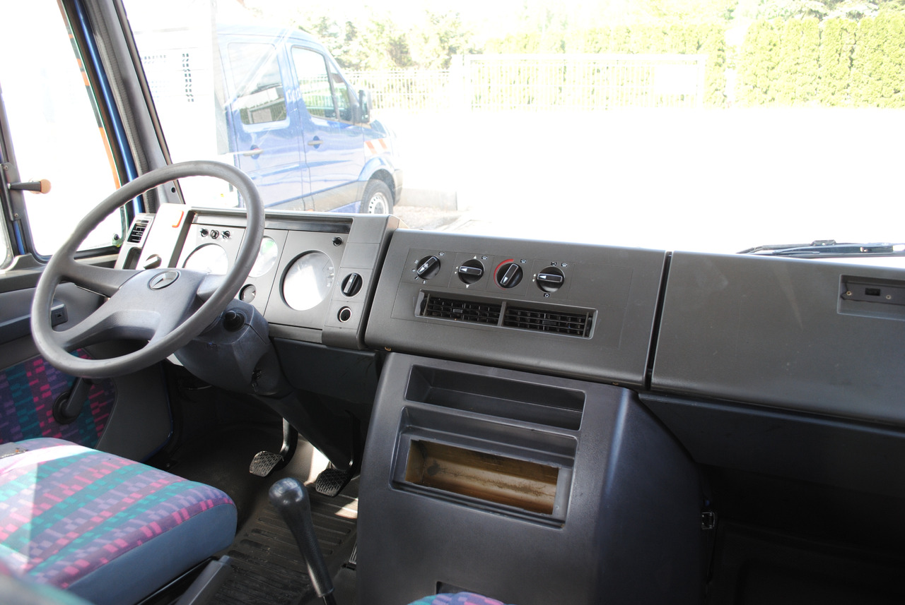 Mercedes-Benz 711D Doka Dubel Kabina Pritsche Doppelkabine - Camión caja abierta: foto 5 Mercedes-Benz 711D Doka Dubel Kabina Pritsche Doppelkabine - Camión caja abierta: foto 5