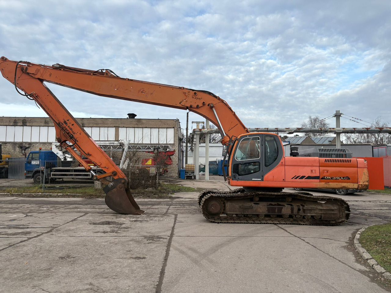 Doosan DX 340 LC - Excavadora de cadenas: foto 1 Doosan DX 340 LC - Excavadora de cadenas: foto 1