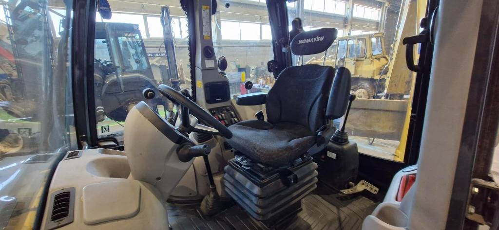 Retroexcavadora Komatsu WB 93 R: foto 7