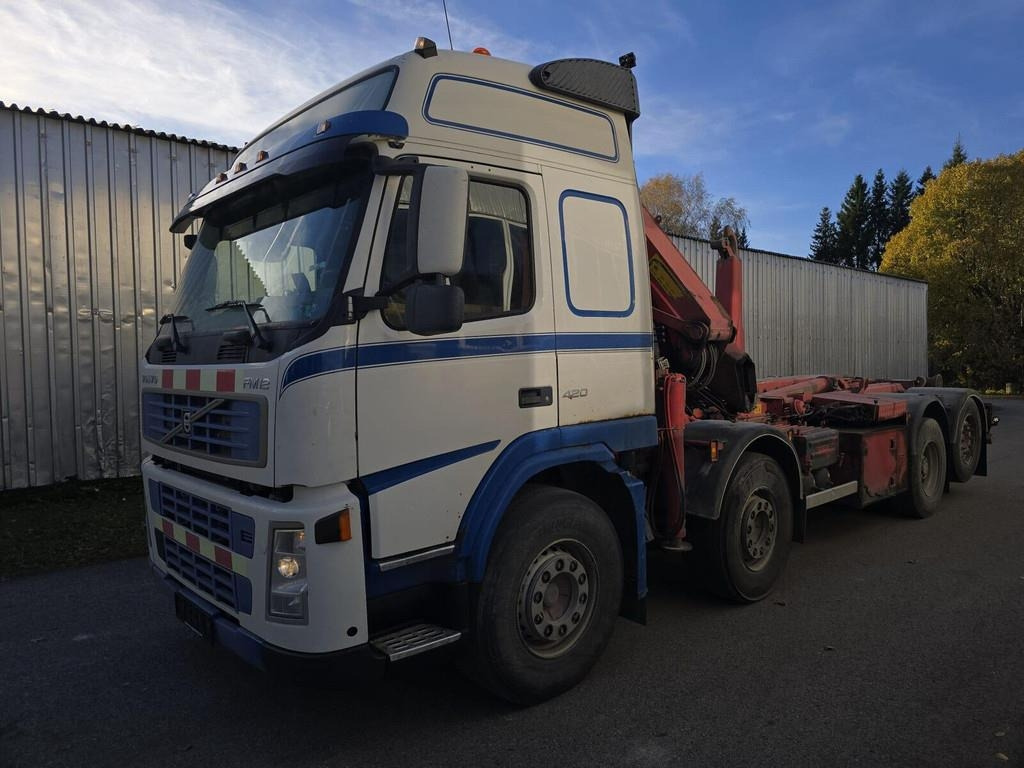 Volvo FM12 420 8X2 HMF 2220 K4  - Camión multibasculante: foto 1 Volvo FM12 420 8X2 HMF 2220 K4  - Camión multibasculante: foto 1