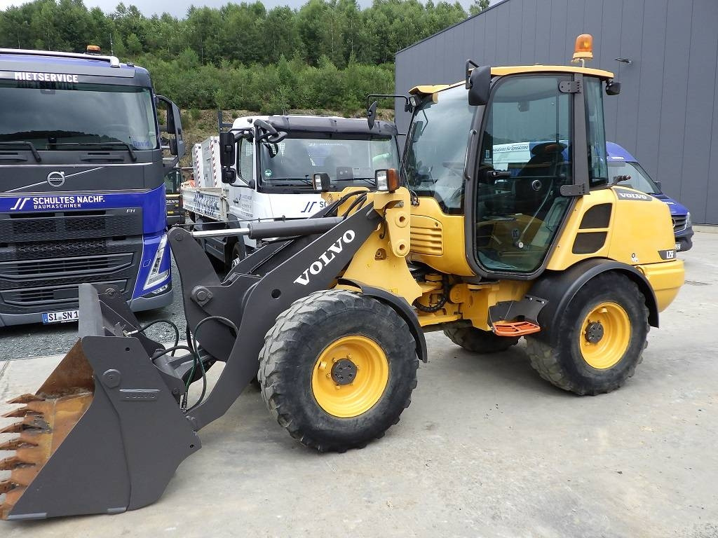 Volvo L 25 F - Cargadora de ruedas: foto 1 Volvo L 25 F - Cargadora de ruedas: foto 1