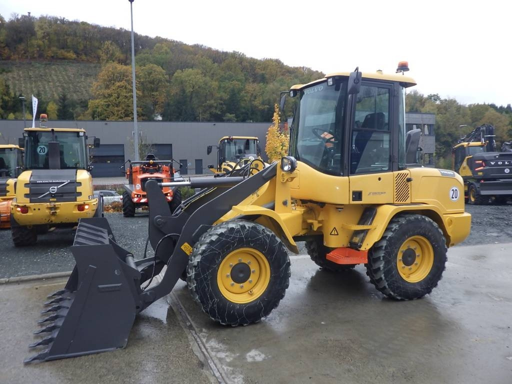 Volvo L 30 G  - Cargadora de ruedas: foto 1 Volvo L 30 G  - Cargadora de ruedas: foto 1