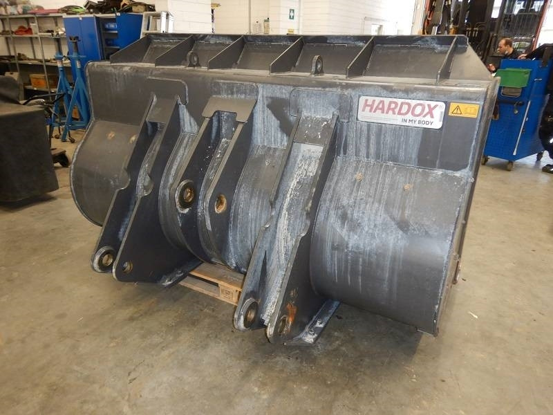 Volvo Schaufel Festanbau für L70H, L90H - Cazo para Maquinaria de construcción: foto 3 Volvo Schaufel Festanbau für L70H, L90H - Cazo para Maquinaria de construcción: foto 3