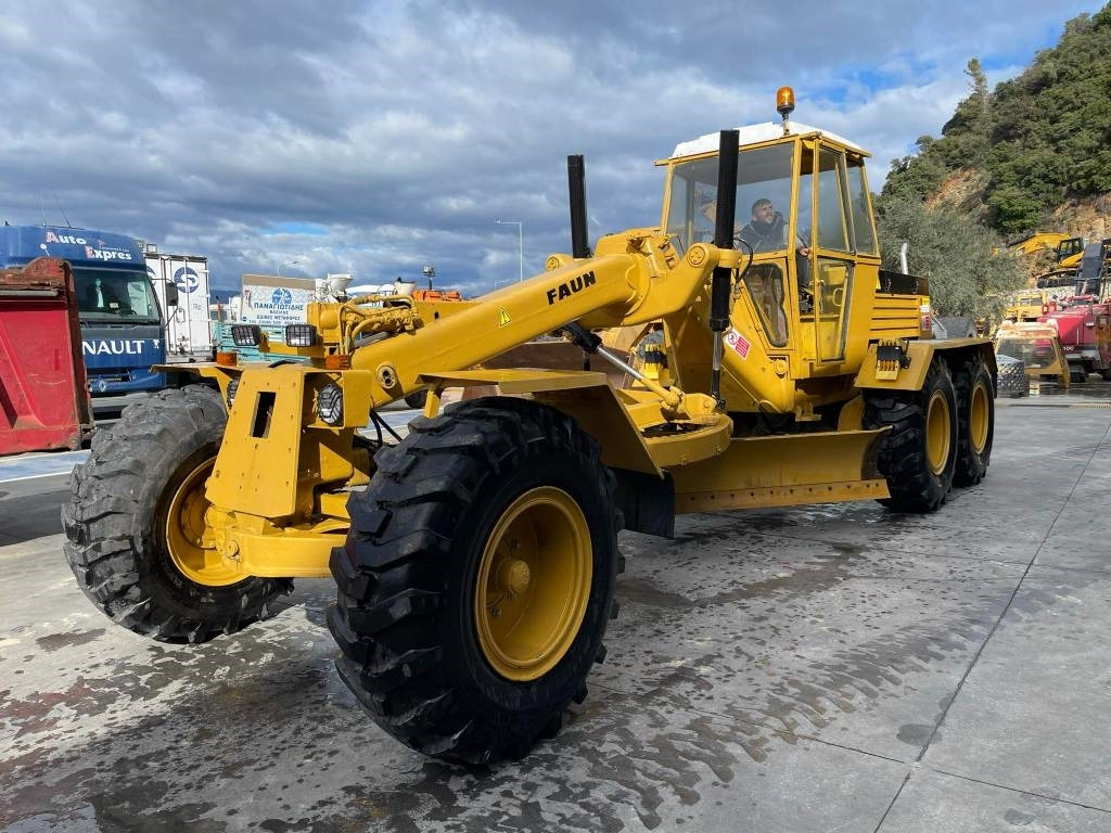 Faun F185C - Grader: foto 1 Faun F185C - Grader: foto 1