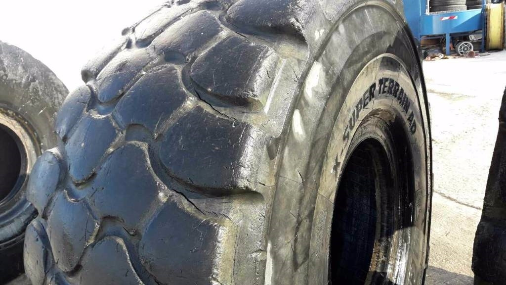 Michelin 29,5R25 X-SUPER TERRAIN /AD - Neumático: foto 5 Michelin 29,5R25 X-SUPER TERRAIN /AD - Neumático: foto 5