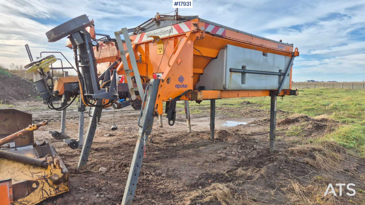 EPOKE SH3401 5m3 sand/salt spreader (2007) - Esparcidor de sal: foto 1 EPOKE SH3401 5m3 sand/salt spreader (2007) - Esparcidor de sal: foto 1