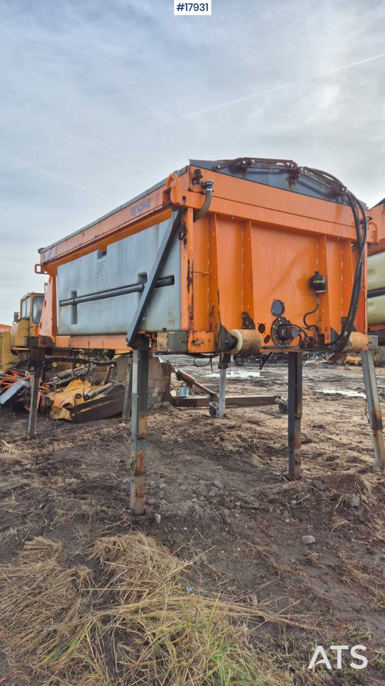 EPOKE SH3401 5m3 sand/salt spreader (2007) - Esparcidor de sal: foto 5 EPOKE SH3401 5m3 sand/salt spreader (2007) - Esparcidor de sal: foto 5