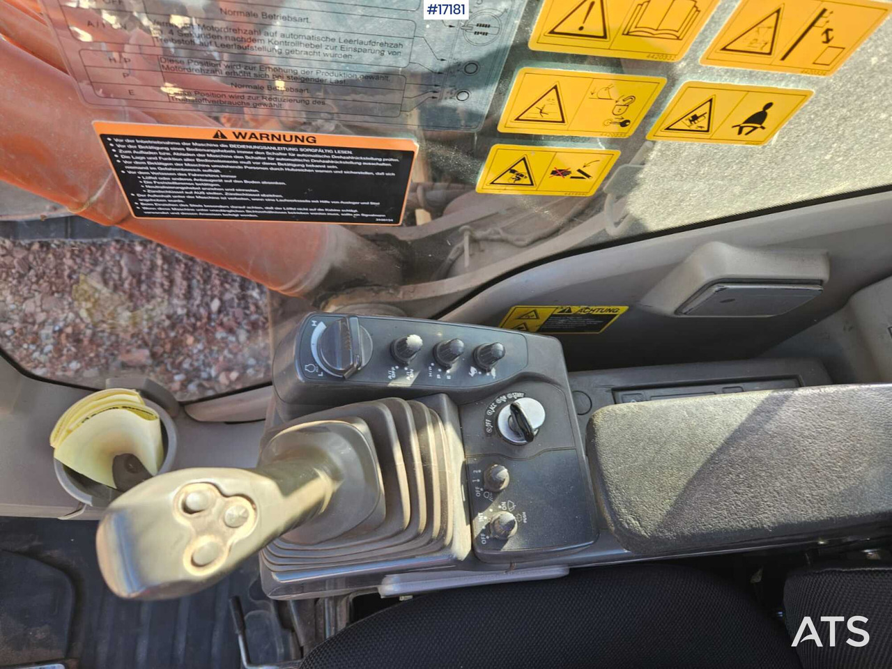 Leasing de Hydraulic excavator Hitachi ZX225 LC (2013) Hydraulic excavator Hitachi ZX225 LC (2013): foto 15 Leasing de Hydraulic excavator Hitachi ZX225 LC (2013) Hydraulic excavator Hitachi ZX225 LC (2013): foto 15