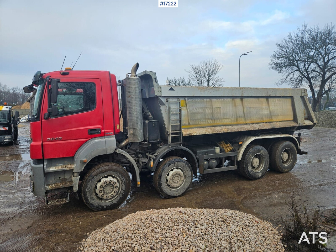 Mercedes-Benz Axor 3240 four-axle tipper (2012) - Camión volquete: foto 3 Mercedes-Benz Axor 3240 four-axle tipper (2012) - Camión volquete: foto 3