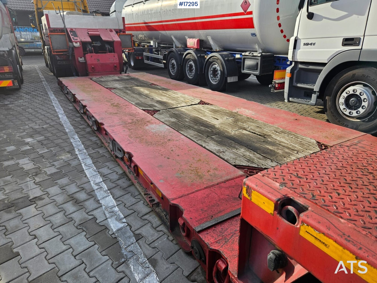 Truck semi-trailer, low-bed FAYMONVILLE MEGAMAX (2017) - Semirremolque góndola rebajadas: foto 2 Truck semi-trailer, low-bed FAYMONVILLE MEGAMAX (2017) - Semirremolque góndola rebajadas: foto 2