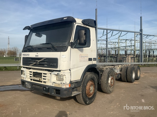 1999 Volvo FM12 8x4 Twin-Steer Cab and Chassis - Camión chasis: foto 1 1999 Volvo FM12 8x4 Twin-Steer Cab and Chassis - Camión chasis: foto 1