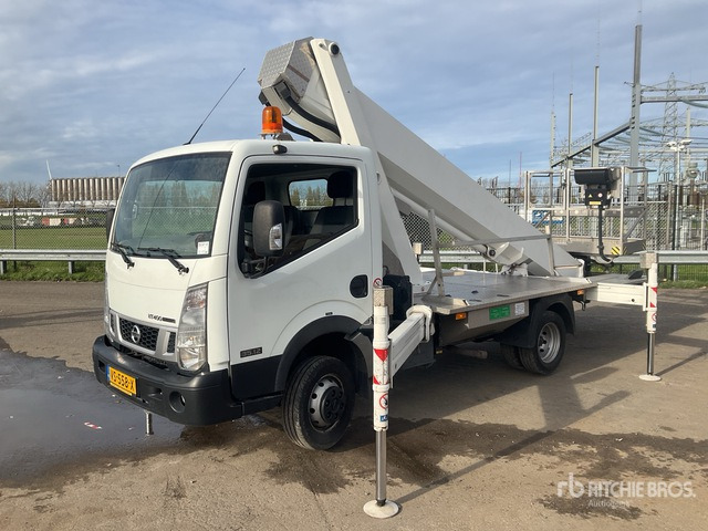 2015 Nissan Cabstar 2015 Palfinger P260B 230 kg Str ... Boom Truck - Camión con plataforma elevadora: foto 2 2015 Nissan Cabstar 2015 Palfinger P260B 230 kg Str ... Boom Truck - Camión con plataforma elevadora: foto 2