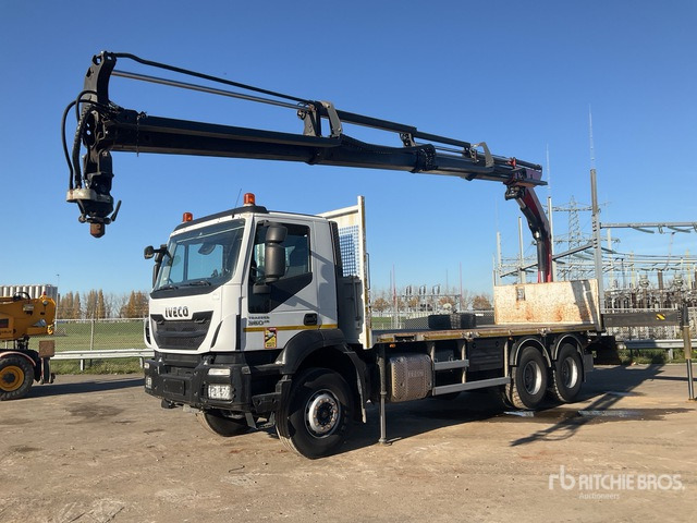 2017 Iveco AD260T 2017 Palfinger on 6x4 Flatbed Truck with Crane - Camión caja abierta, Camión grúa: foto 1 2017 Iveco AD260T 2017 Palfinger on 6x4 Flatbed Truck with Crane - Camión caja abierta, Camión grúa: foto 1