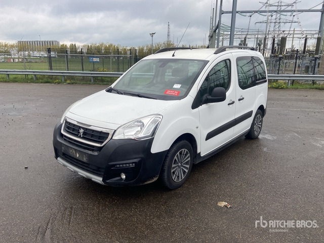 2017 Peugeot Partner 4x2 Van Truck - Coche: foto 2 2017 Peugeot Partner 4x2 Van Truck - Coche: foto 2