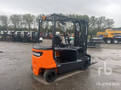 DOOSAN B35X-7 PLUS (Unused) - Carretilla elevadora eléctrica: foto 3 DOOSAN B35X-7 PLUS (Unused) - Carretilla elevadora eléctrica: foto 3