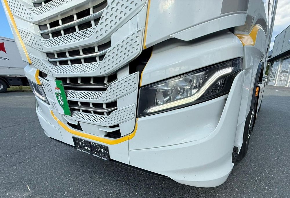 Iveco Stralis S-Way 570 // Retarder // Alusy // Skóry // TV // Full Opcja // - Cabeza tractora: foto 4 Iveco Stralis S-Way 570 // Retarder // Alusy // Skóry // TV // Full Opcja // - Cabeza tractora: foto 4