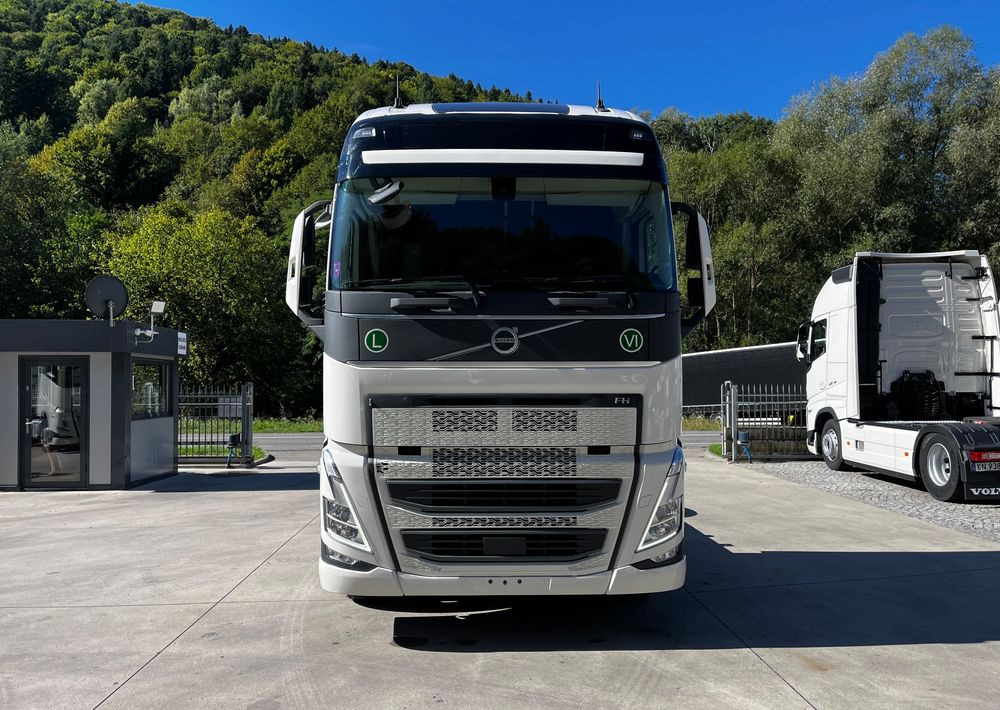 Volvo FH 500 // Zamiana na starszy // EURO 6 // Standard // 2024 Rok // Parkclima // Globe XL // Skóry // Joystick // - Cabeza tractora: foto 2 Volvo FH 500 // Zamiana na starszy // EURO 6 // Standard // 2024 Rok // Parkclima // Globe XL // Skóry // Joystick // - Cabeza tractora: foto 2