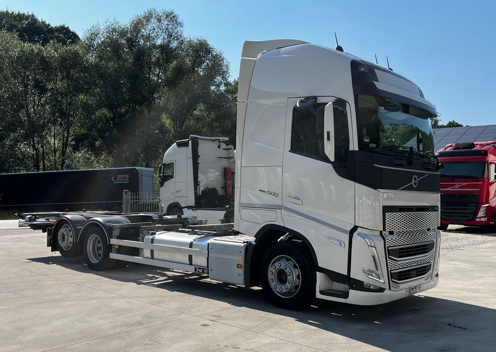 Volvo FH500 BDF 6x2 // Dolny zaczep // Euro 6 motor ! // New Face // XXL Cab // - Camión chasis: foto 2 Volvo FH500 BDF 6x2 // Dolny zaczep // Euro 6 motor ! // New Face // XXL Cab // - Camión chasis: foto 2