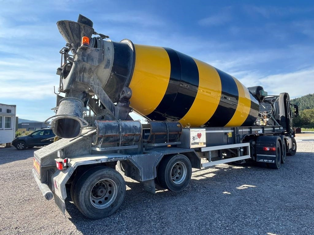 Mercedes-Benz Arocs 6X4 AMT BT 220 semi-trailer concrete mixer - Cabeza tractora, Semirremolque hormigonera: foto 2 Mercedes-Benz Arocs 6X4 AMT BT 220 semi-trailer concrete mixer - Cabeza tractora, Semirremolque hormigonera: foto 2