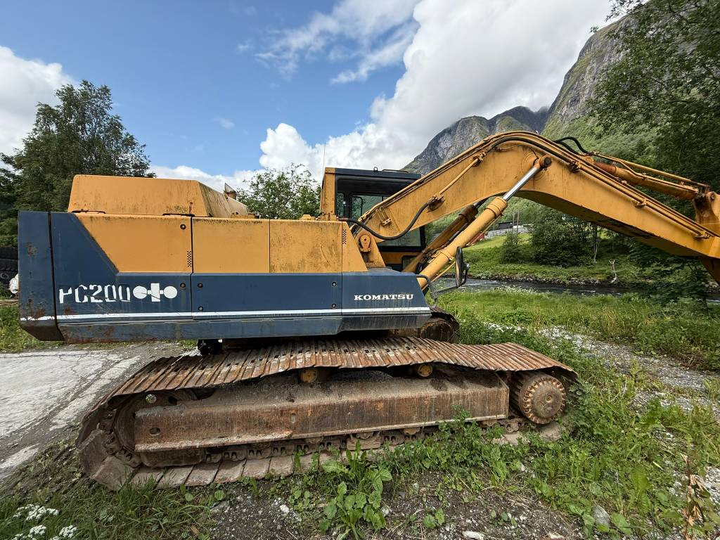 Komatsu PC 200-3 - Excavadora de cadenas: foto 5 Komatsu PC 200-3 - Excavadora de cadenas: foto 5