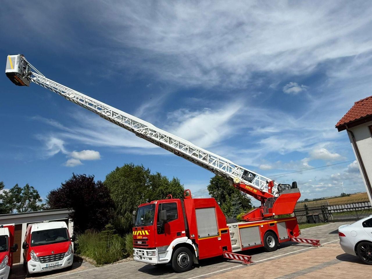 Iveco EuroCargo 130 130E24 Drabina strażacka Camiva Epas 30 - Camión de bomberos: foto 1 Iveco EuroCargo 130 130E24 Drabina strażacka Camiva Epas 30 - Camión de bomberos: foto 1