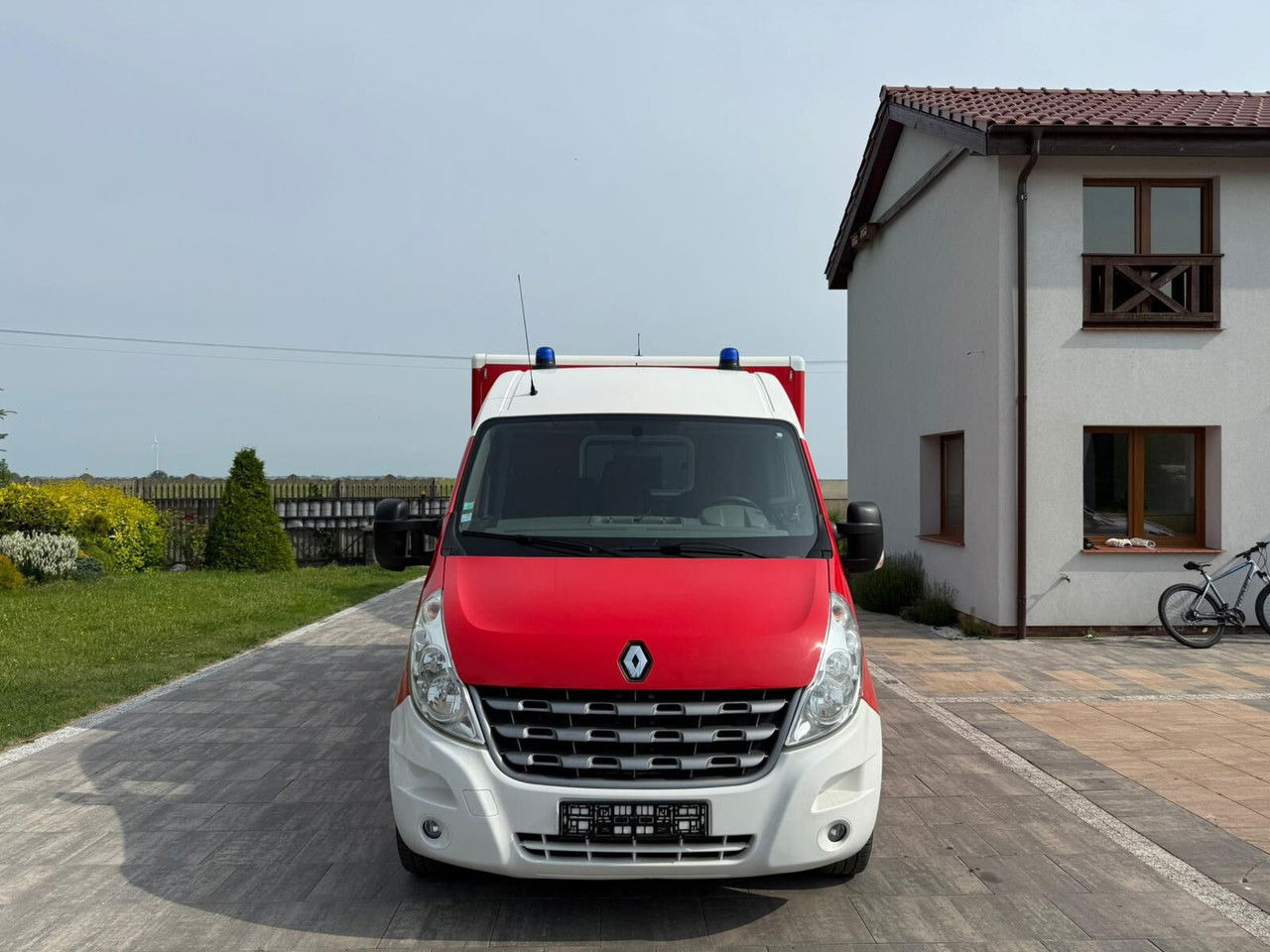 Renault Master Karetka Ambulans pogotowie kontenerowe - Ambulancia: foto 2 Renault Master Karetka Ambulans pogotowie kontenerowe - Ambulancia: foto 2