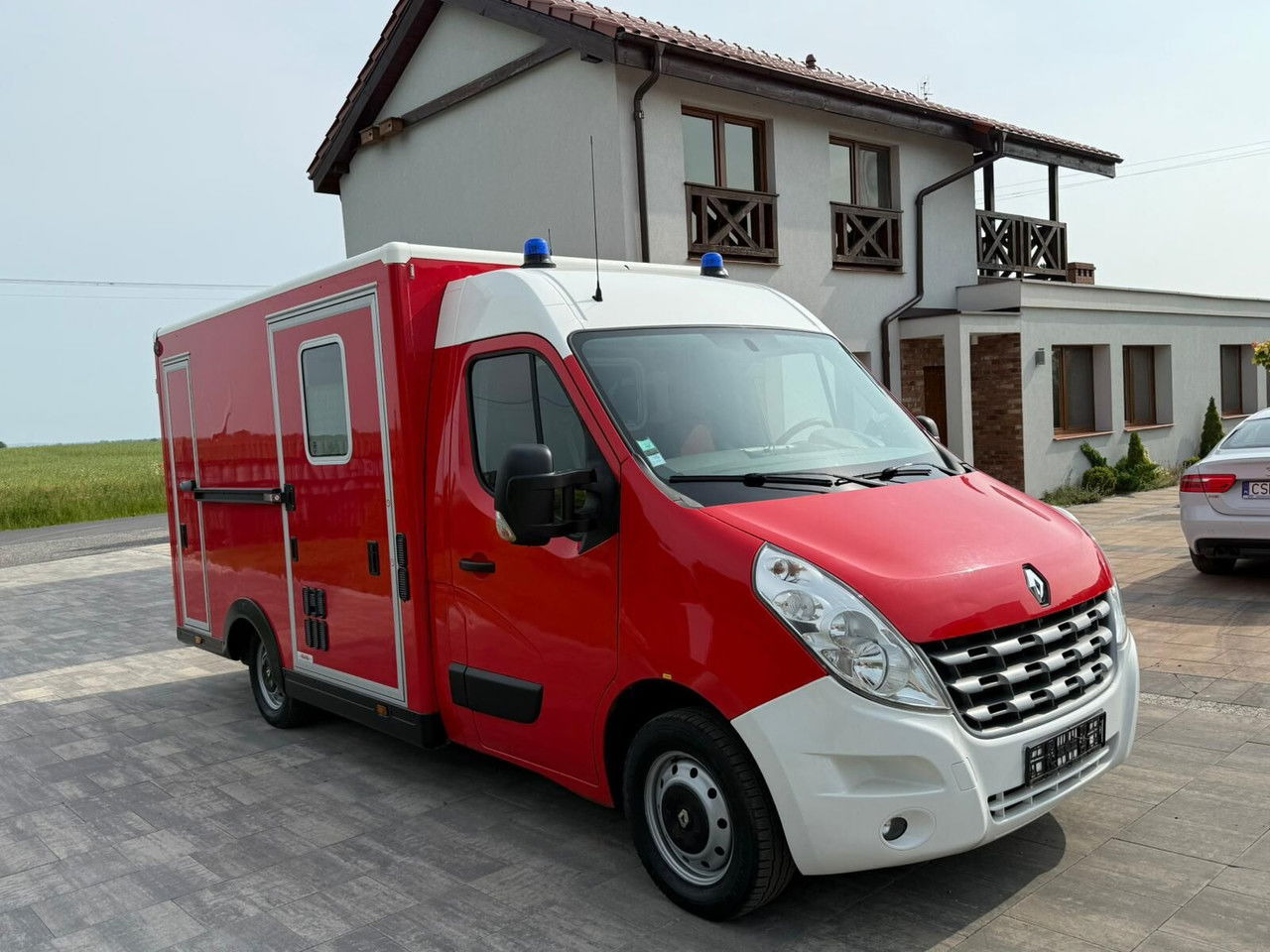 Renault Master Karetka Ambulans pogotowie kontenerowe - Ambulancia: foto 1 Renault Master Karetka Ambulans pogotowie kontenerowe - Ambulancia: foto 1