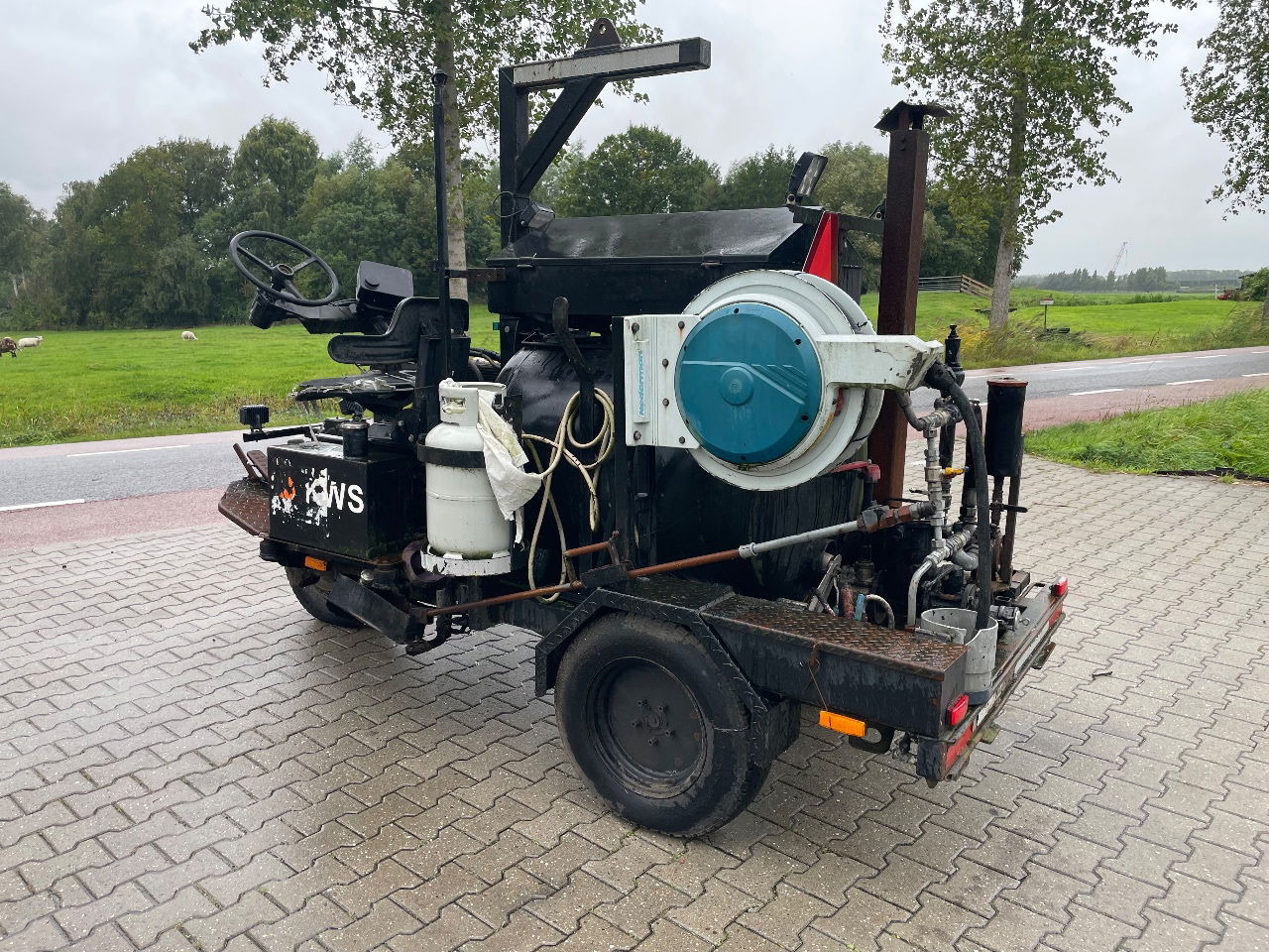 Burtec TSH 500 bitumen sprayer - Construcción de carreteras: foto 2 Burtec TSH 500 bitumen sprayer - Construcción de carreteras: foto 2