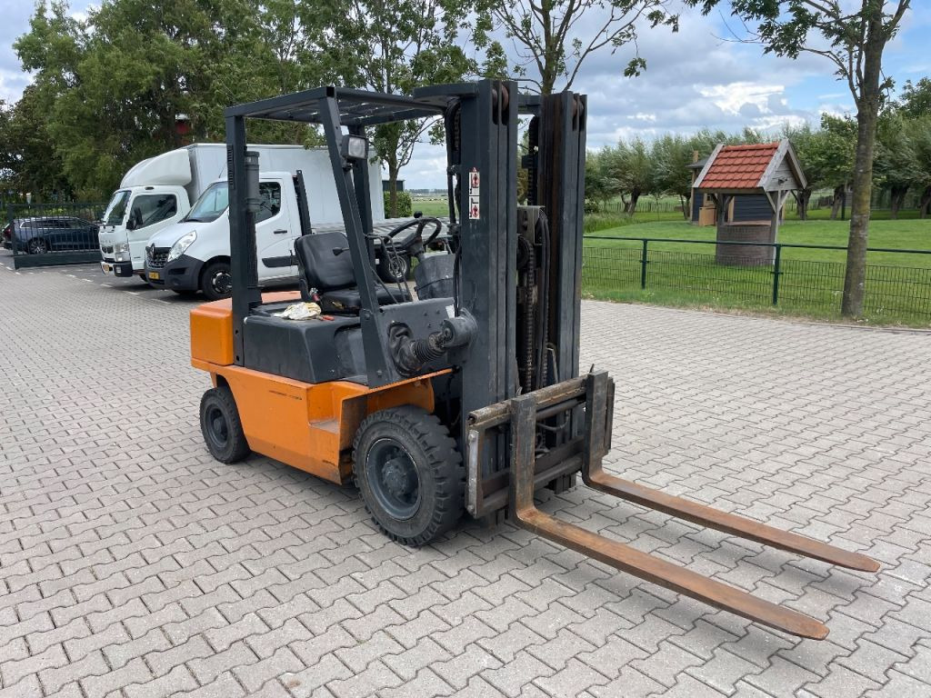 Nissan FJ02A25U 2.5 ton diesel triplo freelift heftruck - Carretilla elevadora: foto 4 Nissan FJ02A25U 2.5 ton diesel triplo freelift heftruck - Carretilla elevadora: foto 4