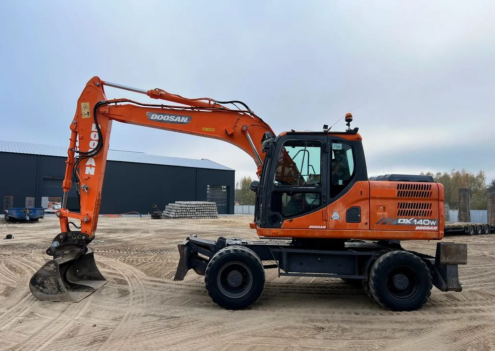 Doosan DX140W-3 - Excavadora de ruedas: foto 5 Doosan DX140W-3 - Excavadora de ruedas: foto 5