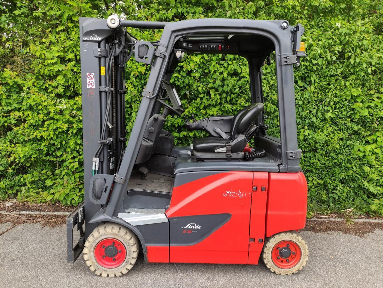 Linde E16PH-02-386-EVO - Carretilla elevadora eléctrica: foto 1 Linde E16PH-02-386-EVO - Carretilla elevadora eléctrica: foto 1