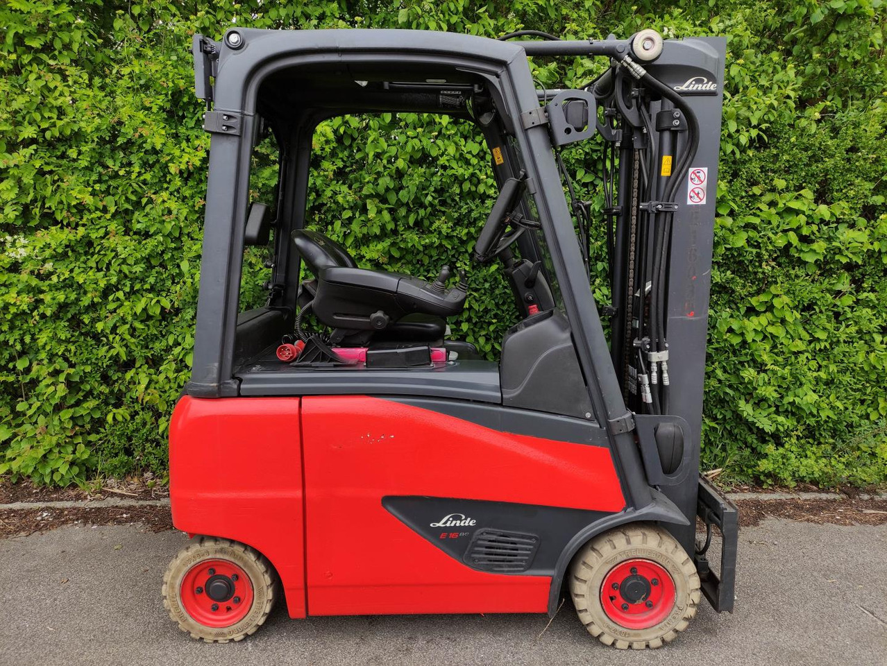 Linde E16PH-02-386-EVO - Carretilla elevadora eléctrica: foto 2 Linde E16PH-02-386-EVO - Carretilla elevadora eléctrica: foto 2