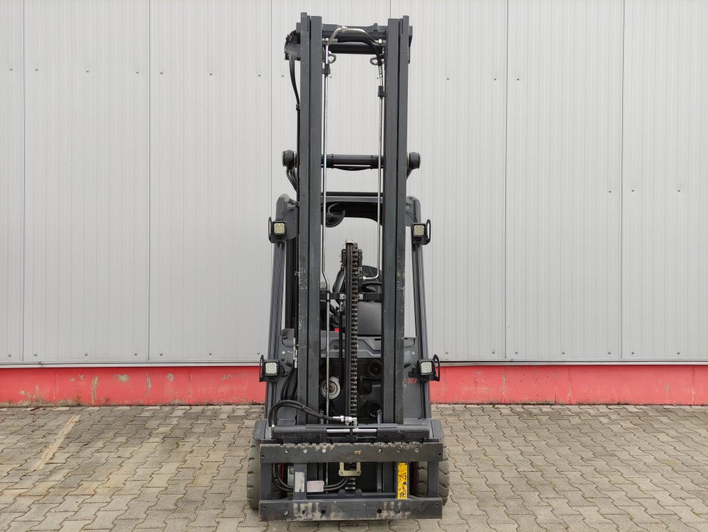Linde E18-02-386 EVO - Carretilla elevadora eléctrica: foto 3 Linde E18-02-386 EVO - Carretilla elevadora eléctrica: foto 3
