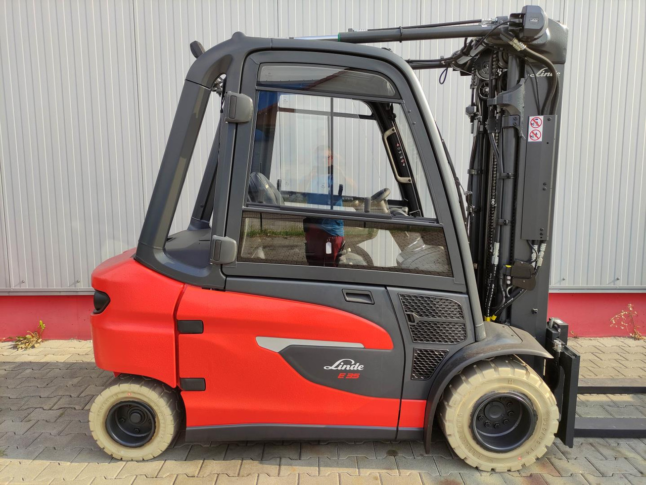 Linde E35L-01-1252 *inkl. Batterie NEU* - Carretilla elevadora eléctrica: foto 2 Linde E35L-01-1252 *inkl. Batterie NEU* - Carretilla elevadora eléctrica: foto 2