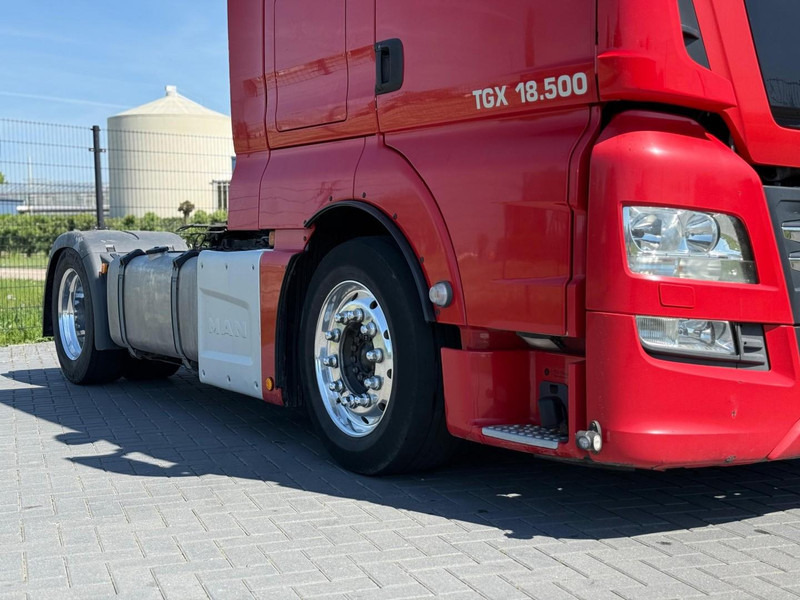 MAN 18.500 FULL AIR, ALCOA, TV, INVERTER, MICROWAVE, TOP. - Cabeza tractora: foto 4 MAN 18.500 FULL AIR, ALCOA, TV, INVERTER, MICROWAVE, TOP. - Cabeza tractora: foto 4