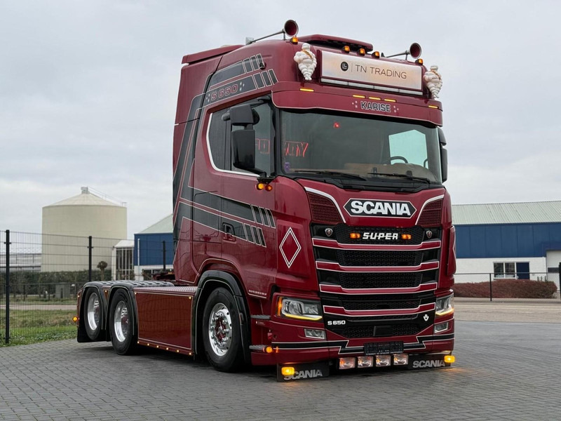 Scania S650 V8 NGS SHOW TRUCK, INTERIOR, FULL AIR, ALCOA, PTO, FULL! - Cabeza tractora: foto 1 Scania S650 V8 NGS SHOW TRUCK, INTERIOR, FULL AIR, ALCOA, PTO, FULL! - Cabeza tractora: foto 1
