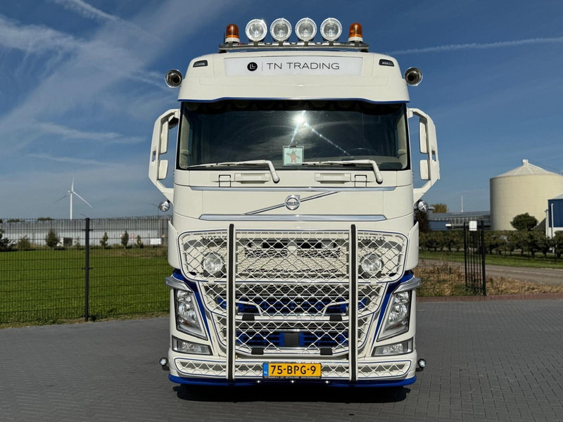Volvo FH 13.460 SHOWSTAAT, HYDRAULIEK, COMPRESSOR, ADR, I-PARK COOL, INTERIEUR. - Cabeza tractora: foto 5 Volvo FH 13.460 SHOWSTAAT, HYDRAULIEK, COMPRESSOR, ADR, I-PARK COOL, INTERIEUR. - Cabeza tractora: foto 5