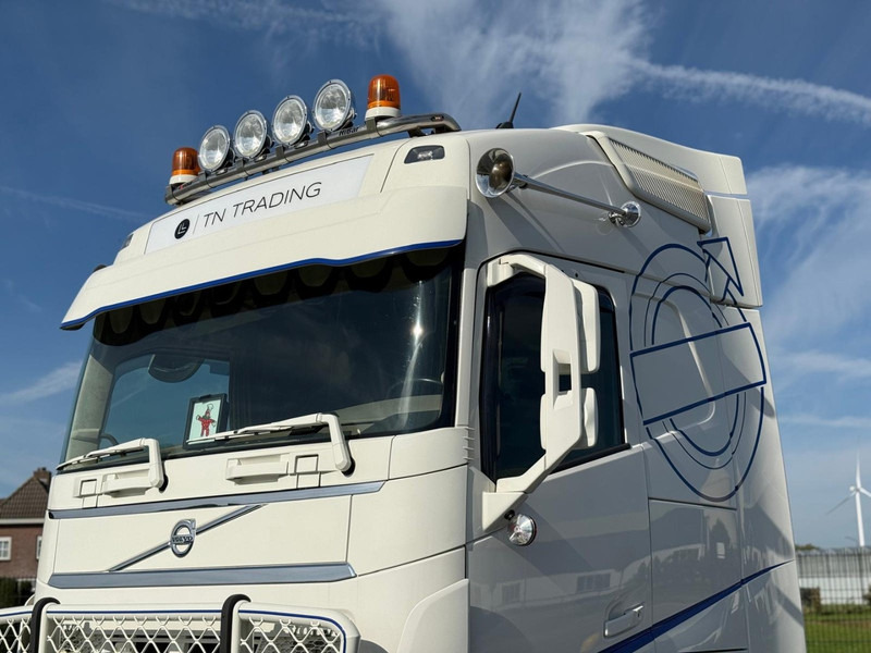 Volvo FH 13.460 SHOWSTAAT, HYDRAULIEK, COMPRESSOR, ADR, I-PARK COOL, INTERIEUR. - Cabeza tractora: foto 4 Volvo FH 13.460 SHOWSTAAT, HYDRAULIEK, COMPRESSOR, ADR, I-PARK COOL, INTERIEUR. - Cabeza tractora: foto 4