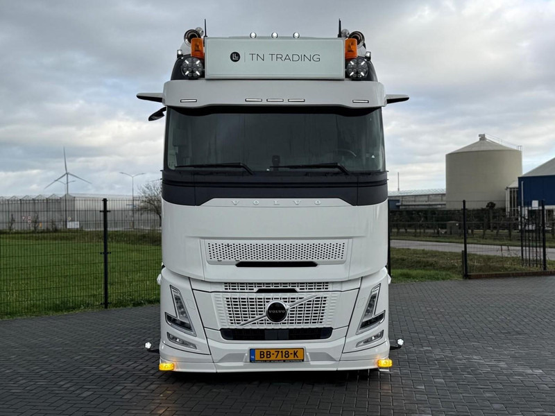 Volvo FH 13.460XL NEW, FULL AIR, ALCOA, HYDRAULIC, XL, SHOW, FULL. - Cabeza tractora: foto 3 Volvo FH 13.460XL NEW, FULL AIR, ALCOA, HYDRAULIC, XL, SHOW, FULL. - Cabeza tractora: foto 3